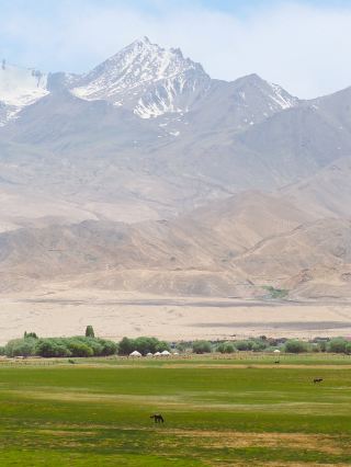 In Tashkurgan, Southern Xinjiang, don't miss Togrenxia Village