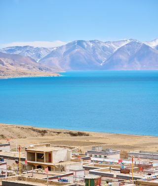 遠くチベットへ赴き、ついに人間の浄土を理解し、すべての内なる葛藤を癒す