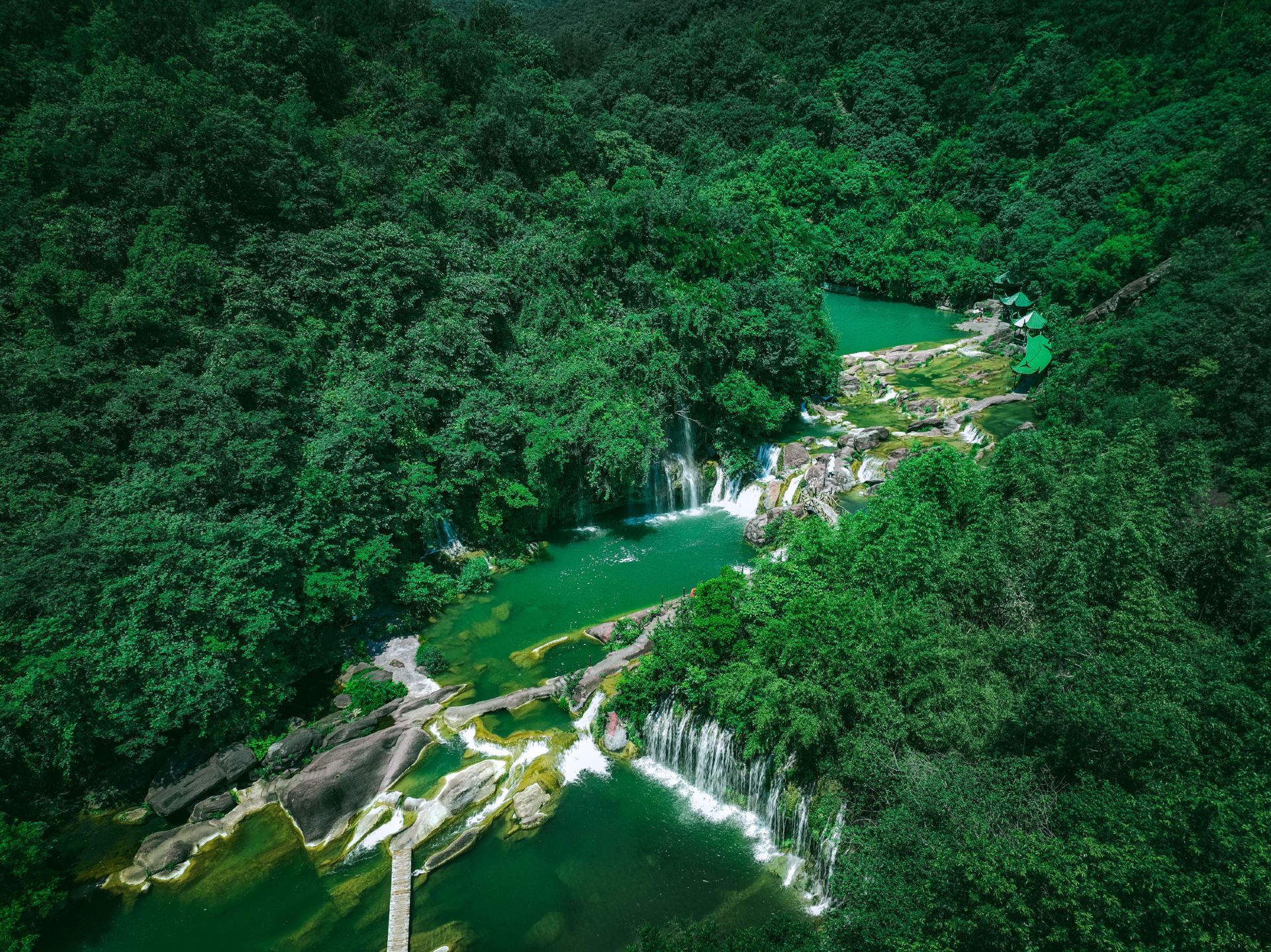 Complete Travel Guide to Little Jiuzhaigou in Hubei