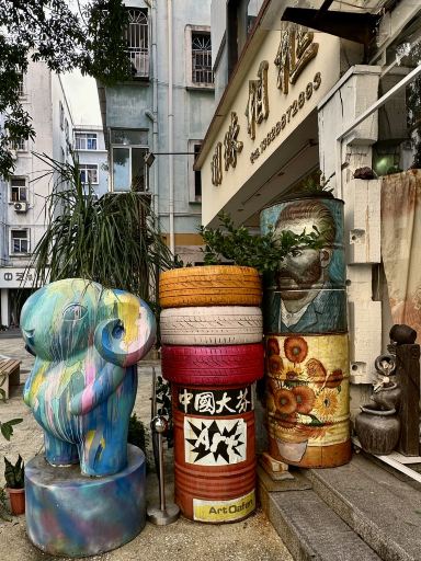 深センで最もアートな村、大芬（ダーフェン）— 何千もの絵画が生まれる