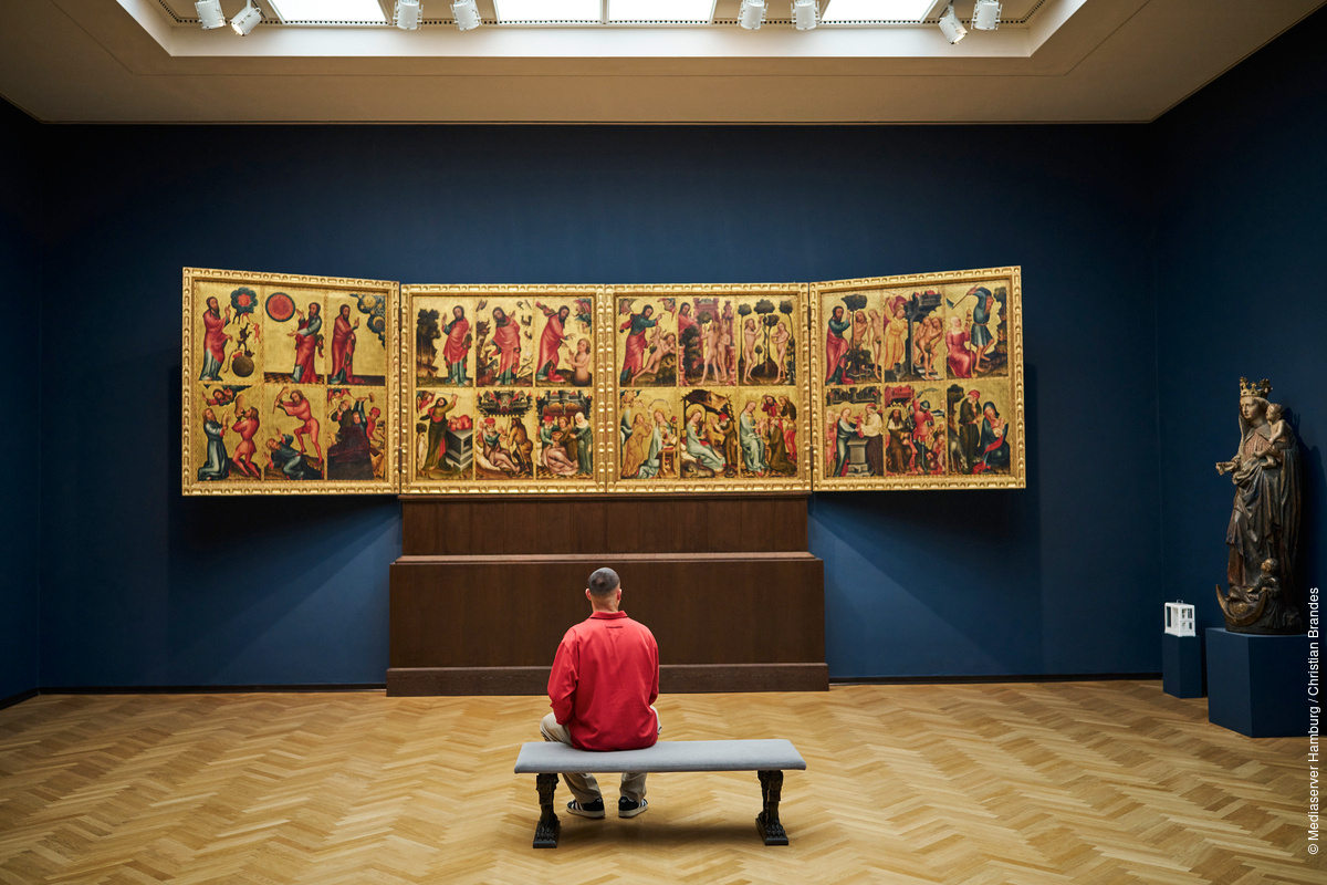 So I’m here with absolutely zero plans as usual, just wandering around and ended up at the Hamburg Kunsthalle. Best accident ever! 🤷‍♂️

Honestly, I’m no art expert—my daily life is just running retail stores and drinking coffee—but this place is a whole mood. 🤯 

Rembrandt’s lighting is actually insane. And Munch’s paintings? Felt like my brain on a crazy busy weekend shift, haha! 😂 Seriously though, the vibe here is unmatched. It spans like eight centuries of art but feels so modern and cool.

Spent hours just getting lost in the rooms. If you’re ever in the area, definitely pop in even if you don't do museums. 10/10! 🙌✨