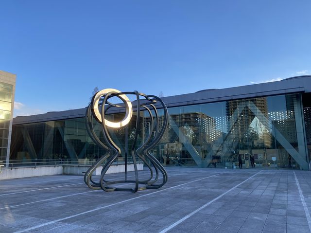東京・江東区。収蔵作品は約5,500点『東京都現代美術館（MOT）』