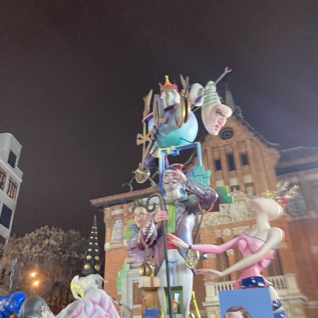 バレンシアの市場と火祭り