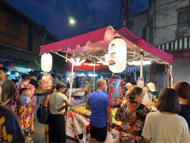 ตลาดศาลเจ้าถนนคนเดิน เมืองสุราษฎร์
