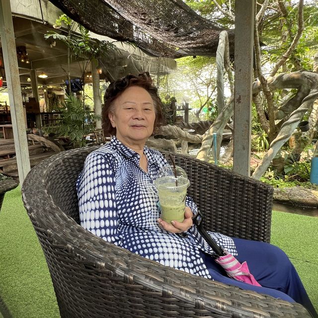 ดิ โอโซน คาเฟ่คลายร้อน ที่บางกระเจ้า