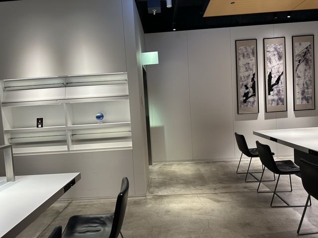 羽田空港第1ターミナル。保安検査場内の有料ラウンジ『Power Lounge North』
