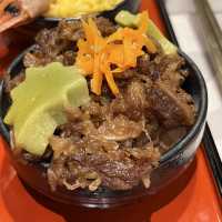 【京都・祇園四条】8種のおちょこ丼ランチが味わえる「祇園かんかんでり麗」