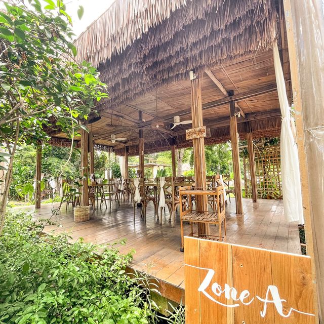 ร้านอาหาร บ้านนอกคอกนา เขาใหญ่