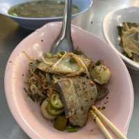 “รุ่งเรืองตั๋ง”ก๋วยเตี๋ยวหมูต้มยำรสเด็ด สุขุมวิท26