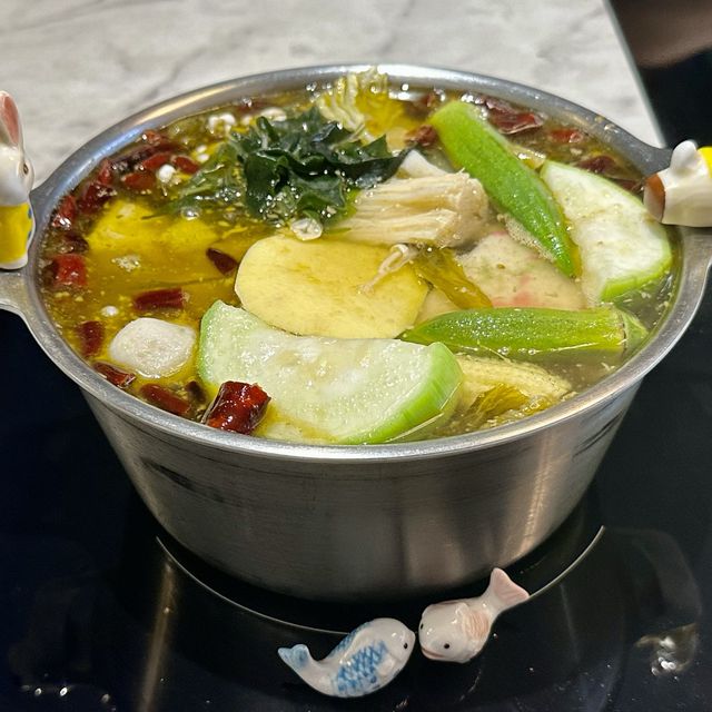 三重市仁愛街（哈帕時尚火鍋）酸菜魚.非吃不可
