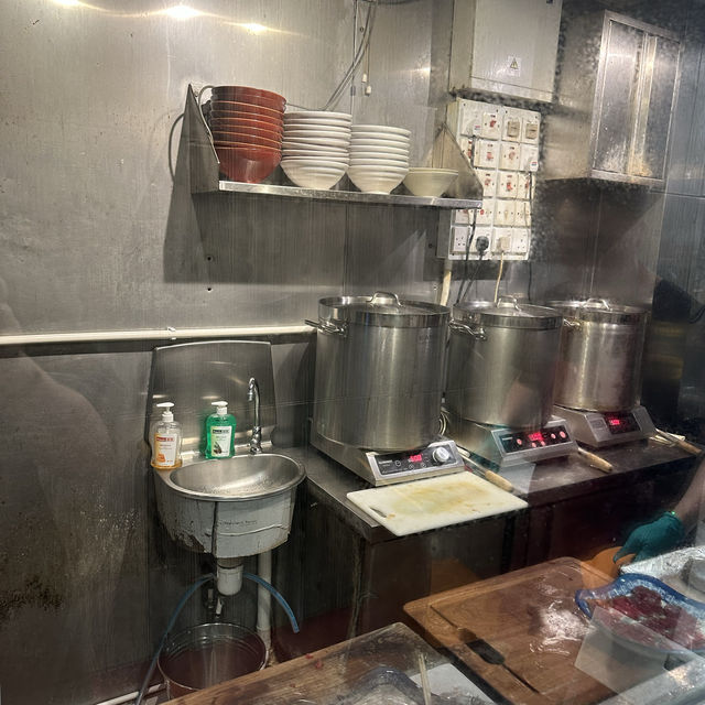 巷仔小店．尖沙咀港式伊麵店．只賣3款麵！