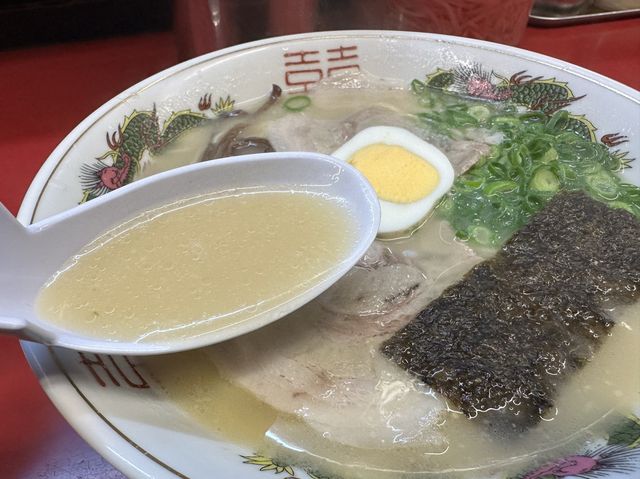 福岡・久留米。久留米の文化街で味わう夜間のみ営業する老舗ラーメン店『久留米屋ラーメン』