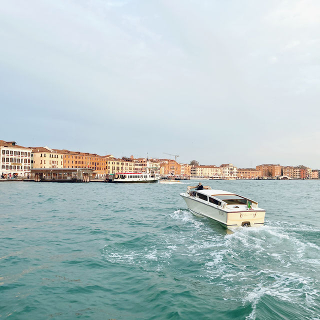 イタリア　運河の街　ベネチア
