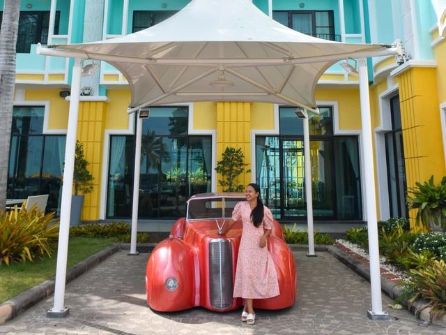 ave Hotel Pattaya  โรงแรมสุดคลาสสิคสไตล์ไมอามี