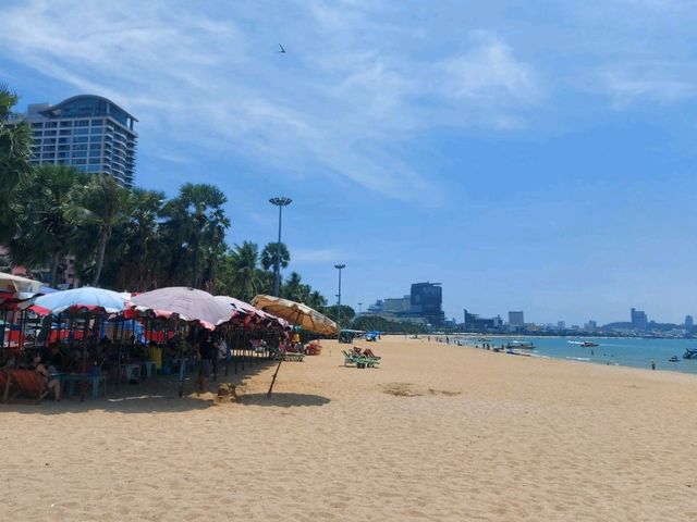 หาดพัทยา ในวันฟ้าใส