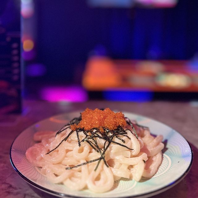 📍香港尖沙咀｜Party之選！酒吧聽住廣東歌食超邪惡熔岩芝士雞翼