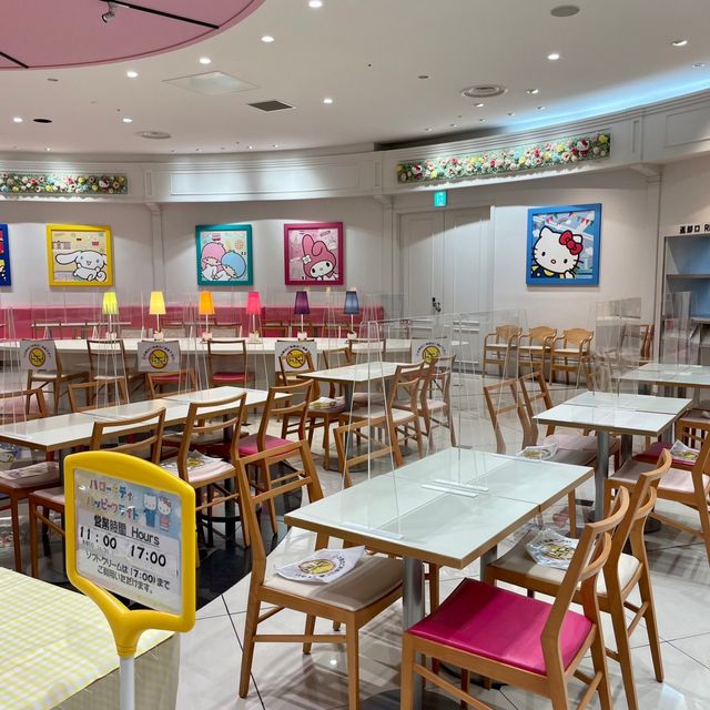 【北海道】素敵な雰囲気！ハローキティハッピーフライトカフェ