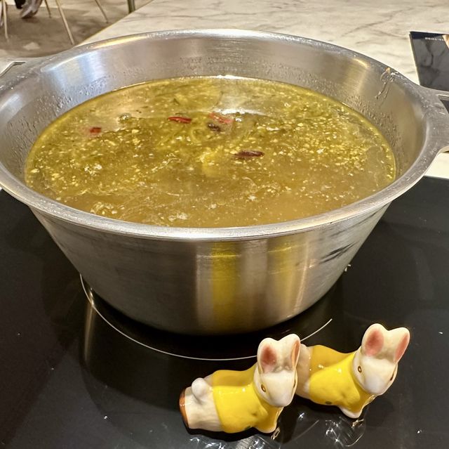 三重市仁愛街（哈帕時尚火鍋）酸菜魚.非吃不可