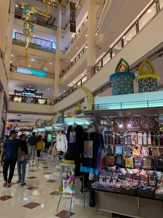馬來西亞🇲🇾雙子塔下必去商場😆名店林立‼️陽光廣場