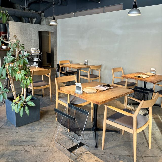 【鳥取・鳥取駅】薪窯で焼いたピザや野菜を味わえる「KAEN」