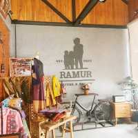 Ramur cafe'  จิบกาแฟแลปลาคาร์ฟ ที่ลับแล