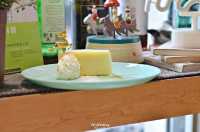 信義區可全天侯享用早午餐，窗邊就能欣賞101大樓城市景色的We & Me Cafe
