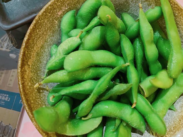 餐廳既裝修及佈置都充滿日本居酒屋特色,環境舒適氣氛一流~食物方面,除左串燒、日式小食及烏冬外,亦提供大量新鮮刺身及時令海鮮,食物種類夠多元化~ 餐廳既裝修及佈置都充滿日本居酒屋特色,環境舒適氣氛一流~食物方面,除左串燒、日式小食及烏冬外,亦提供大量新鮮刺身及時令海鮮,食物種類夠多元化~