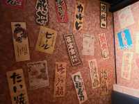 餐廳既裝修及佈置都充滿日本居酒屋特色,環境舒適氣氛一流~食物方面,除左串燒、日式小食及烏冬外,亦提供大量新鮮刺身及時令海鮮,食物種類夠多元化~