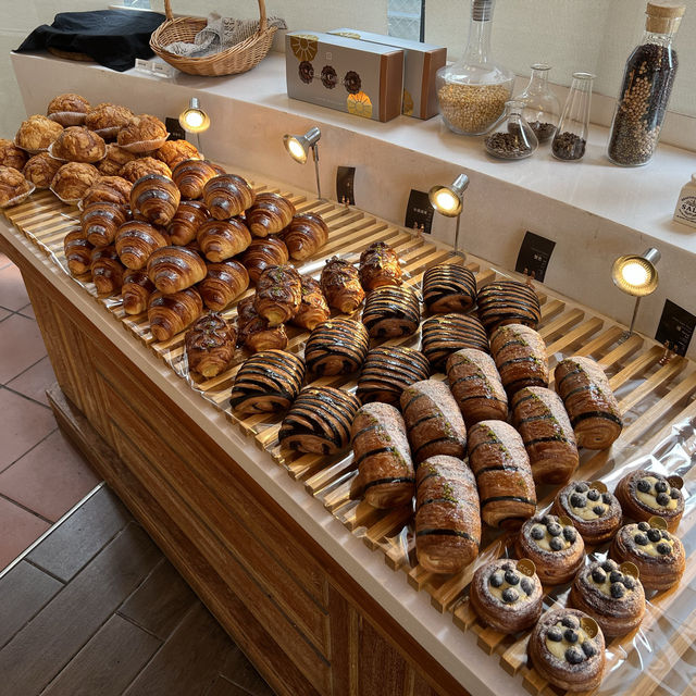 【台中】おしゃれ可愛いケーキとパンが楽しめるCAFFAINA COFFEE GALLERY