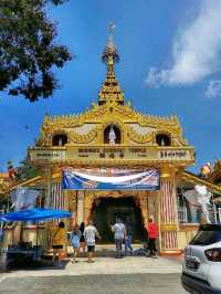 Respledent Burmese temple in George Town