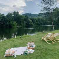ภูสิตา คาเฟ่ แอนท์ บาร์