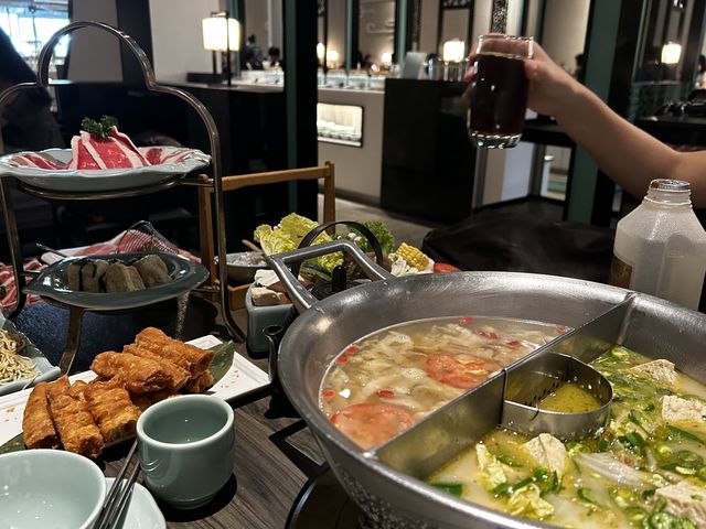 🍲 青花驕火鍋：湯底香麻，味濃無比！🌶️🌟