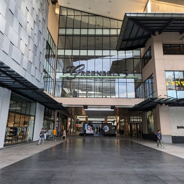 A beautiful modern shopping mall in Manila