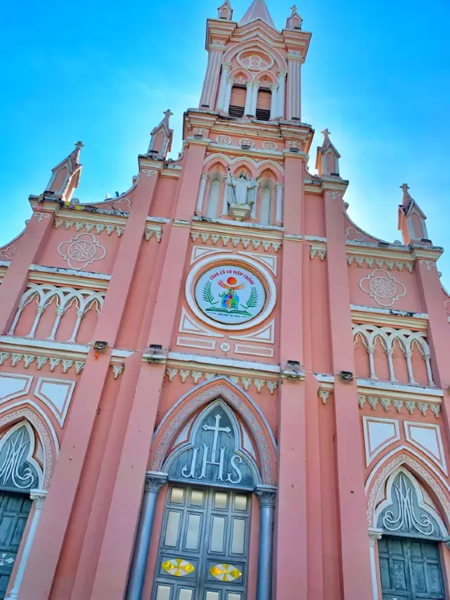 💕Danang’s Pink Cathedral💕