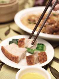 華麗裝潢，精緻點心