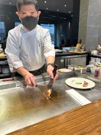 日本師傅親自烹調鐵板燒  A4和牛融化大滿足