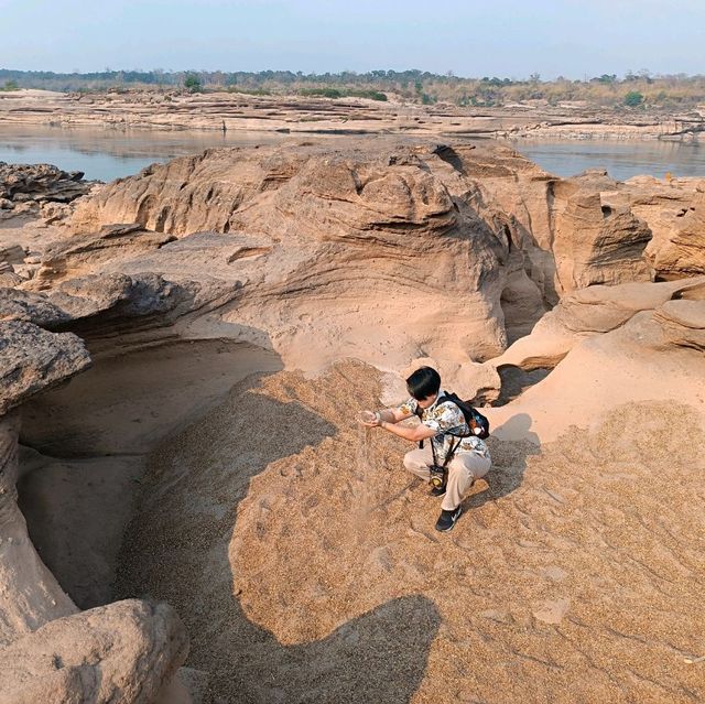 สามพันโบก จ.อุบลราชธรนี