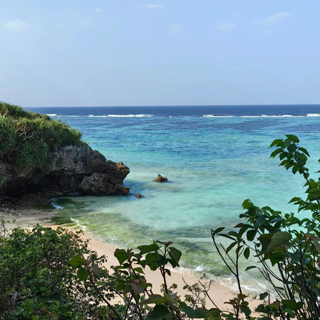 旗津的靈南海灘：天堂般的沙灘與清澈海水 🏖️🌊