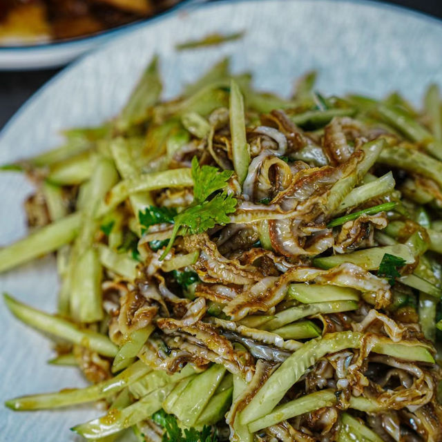 「龜吼漁港：海鮮美食，特色小攤體驗」