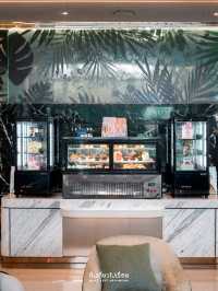 นั่งจิบชาและทานขนมชิลๆ ที่ Oort Cloud Tea Room