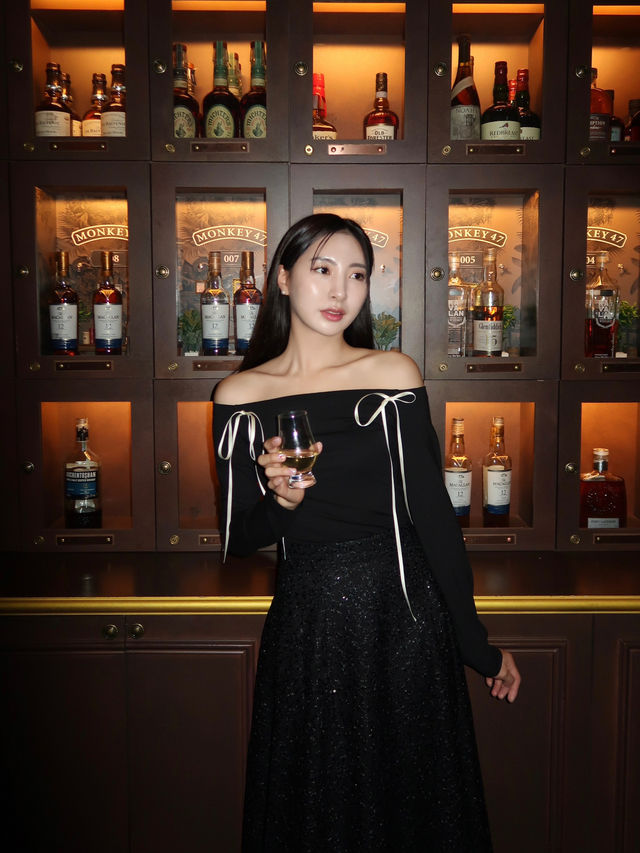 프렌치 감성의 무드를 느낄수 있는 레스케이프 호텔, 마크다모르 바🥂