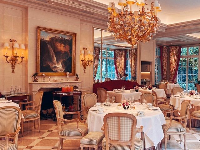 ✨ Stay at Le Bristol Paris 