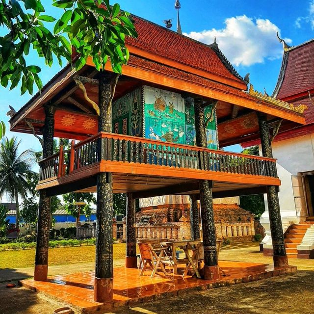 วัดศรีชุม สักการะ “พระเจ้ายืน” 