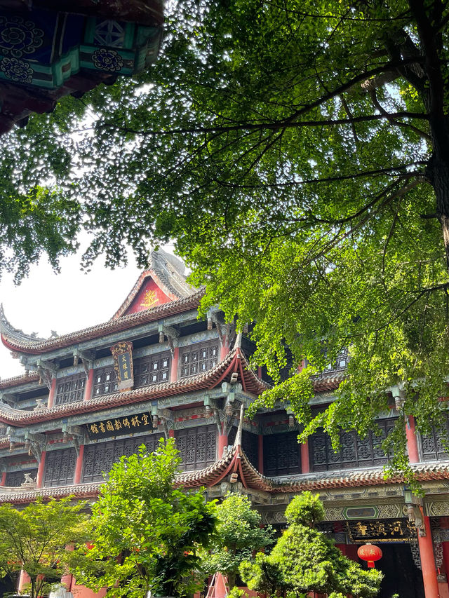 "成都文殊院：尋找心靈寧靜之旅" 🏯🌟🙏