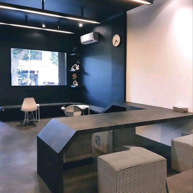 THERE'S A NEW COFFEE SHOP IN KEMANGGISAN