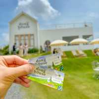 คาเฟ่ลับเขาใหญ่ ตั้งอยู่บนเนินเขา บรรยากาศดี