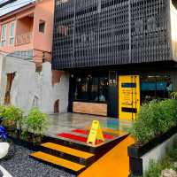 “De-void Cafe&Bar”