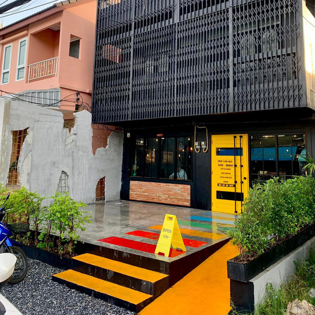 “De-void Cafe&Bar”