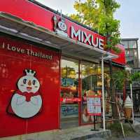 ตลาดมือสอง ถนนคนเดิน ช่างชุ่ย รวมตัวสายอาร์ต 