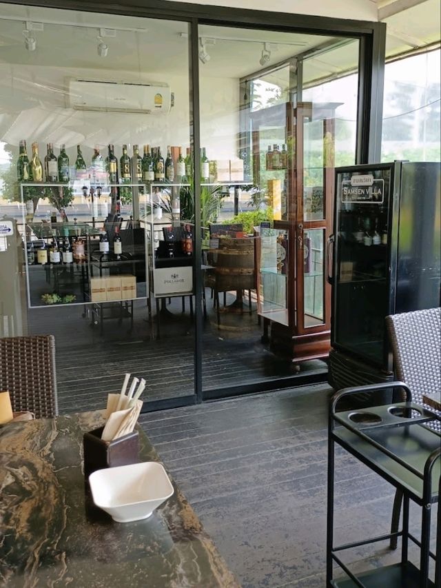 Riverside restaurant 